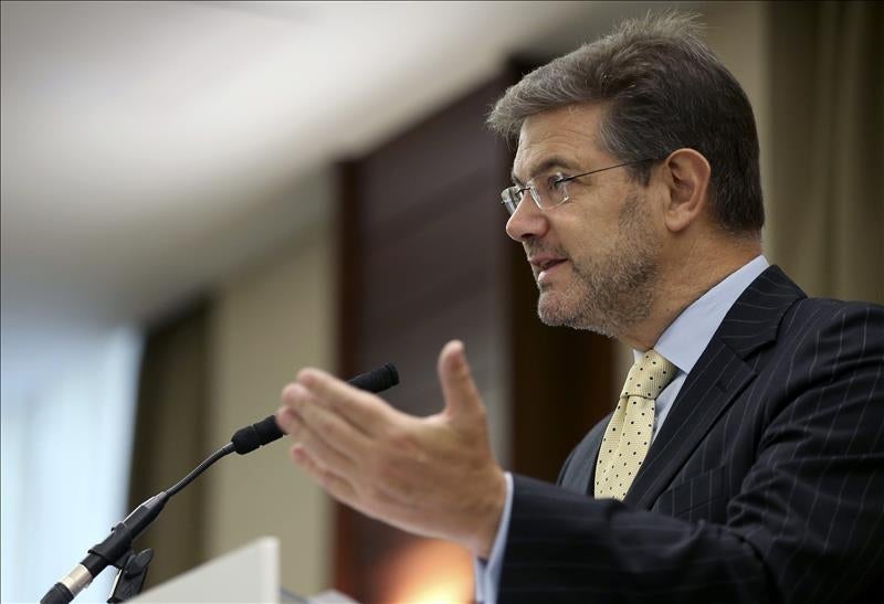 Catalá no descarta modificar la Constitución para definir mejor las competencias del Estado y las Comunidades Autónomas Catalá no descarta modificar la Constitución para definir mejor las competencias del Estado y las Comunidades Autónomas