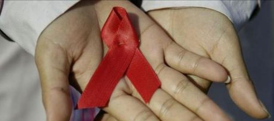 Lazo rojo que simboliza la lucha contra el sida Lazo rojo que simboliza la lucha contra el sida