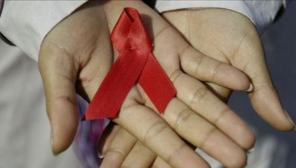 Lazo rojo que simboliza la lucha contra el sida