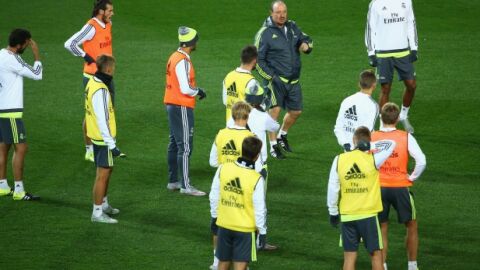 Ben&iacute;tez, en el entrenamiento con el Real Madrid