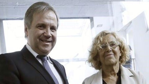 Antonio Miguel Carmona y Manuela Carmena