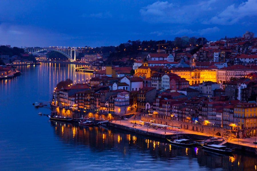 Amanecemos en... Oporto, Portugal Amanecemos en... Oporto, Portugal