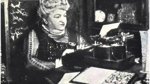 La escritora española Emilia Pardo Bazán La escritora española Emilia Pardo Bazán