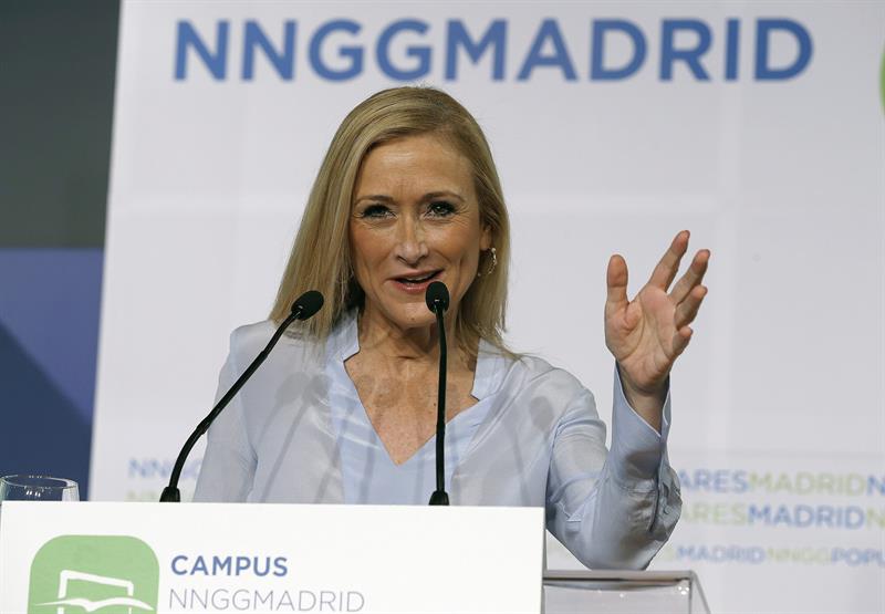 Cifuentes critica el "caos absoluto, precipitación" y falta de diálogo del Ayuntamiento de Madrid Cifuentes critica el "caos absoluto, precipitación" y falta de diálogo del Ayuntamiento de Madrid