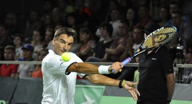 Tommy Robredo pierde ante Donskoy y deja a Andújar la responsabilidad del pase en la Copa Davis Tommy Robredo pierde ante Donskoy y deja a Andújar la responsabilidad del pase en la Copa Davis