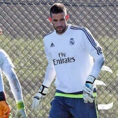 Kiko Casilla en el entrenamiento del Real Madrid