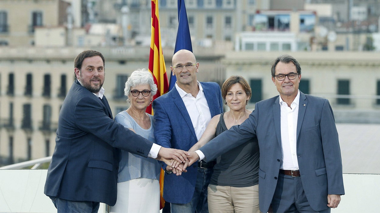 Tertulia: ¿Es posible una coalición en Cataluña que no sea la independentista? Tertulia: ¿Es posible una coalición en Cataluña que no sea la independentista?