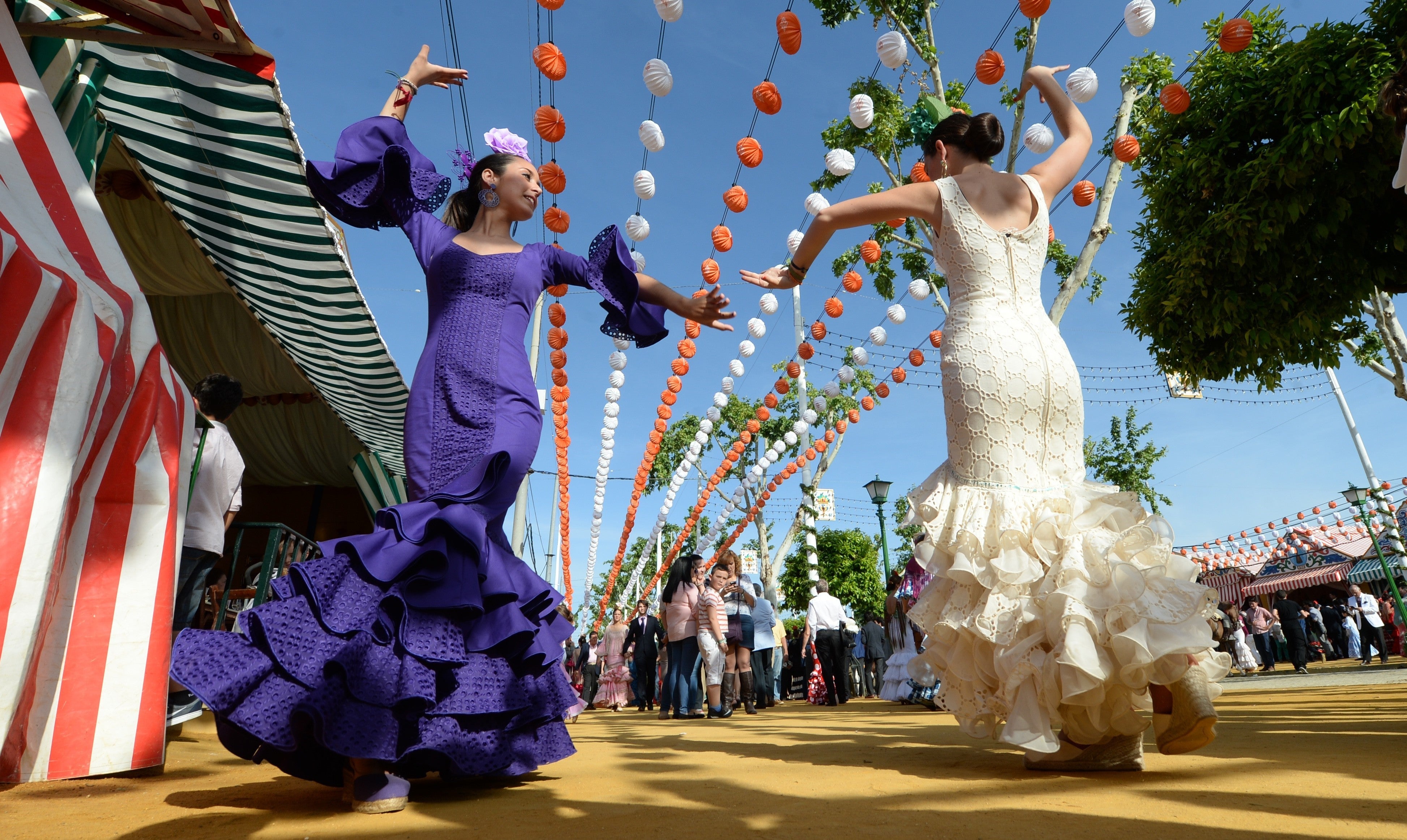 Los sevillanos dicen sí a ampliar un día más la Feria de Abril Los sevillanos dicen sí a ampliar un día más la Feria de Abril