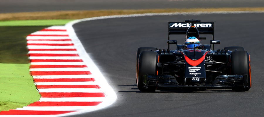 Fernando Alonso a bordo del MP4-30 Fernando Alonso a bordo del MP4-30
