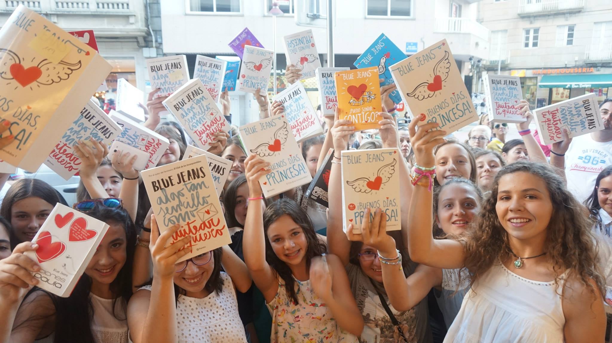 La gira #Blueontheroad hace parada en Pontevedra La gira #Blueontheroad hace parada en Pontevedra