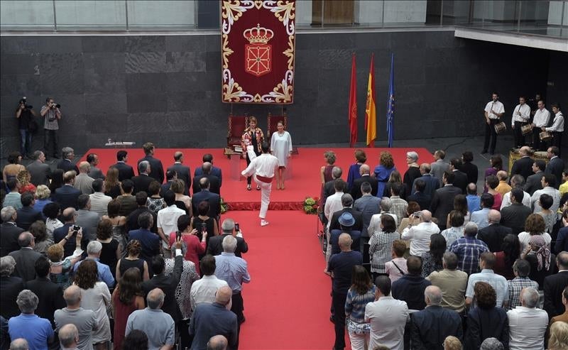 Toma posesión en Navarra el Gobierno presidido por Uxue Barkos Toma posesión en Navarra el Gobierno presidido por Uxue Barkos