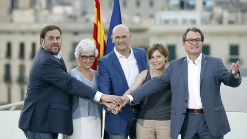 Artur Mas, Oriol Junqueras, Raül Romeva, Carme Forcadell y Muriel Casals Artur Mas, Oriol Junqueras, Raül Romeva, Carme Forcadell y Muriel Casals