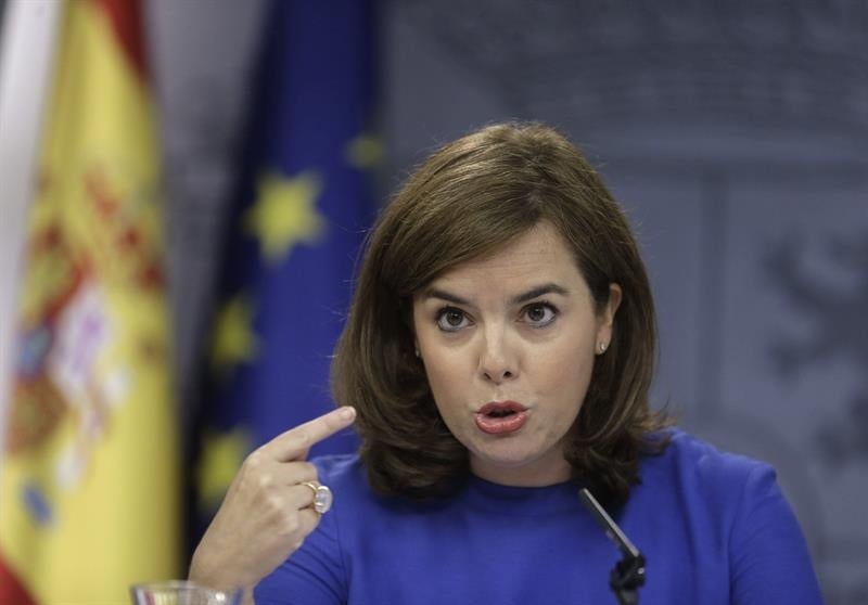 Santamaría pide a Colau respeto para Juan Carlos I y avisa que hará cumplir la ley Santamaría pide a Colau respeto para Juan Carlos I y avisa que hará cumplir la ley