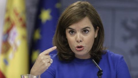 La vicepresidenta del Gobierno, Soraya S&aacute;enz de Santamar&iacute;a, durante el Consejo de Ministros