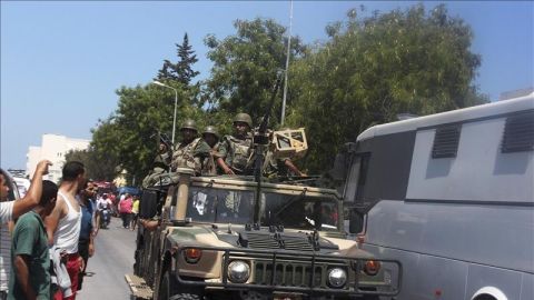 Miembros de las fuerzas de seguridad en T&uacute;nez