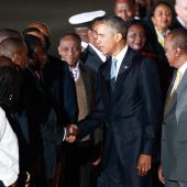 Barack Obama en su llegada a Kenia