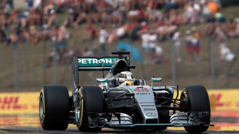 Lewis Hamilton, durante la clasificaci&oacute;n en el GP de Hungr&iacute;a
