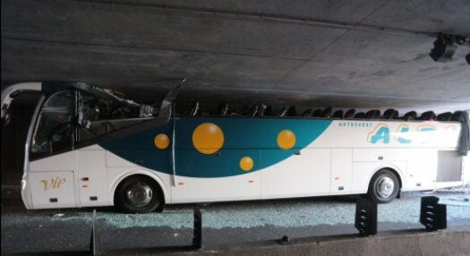 Llegan a Bilbao 44 pasajeros del autobús accidentado en Lille Llegan a Bilbao 44 pasajeros del autobús accidentado en Lille