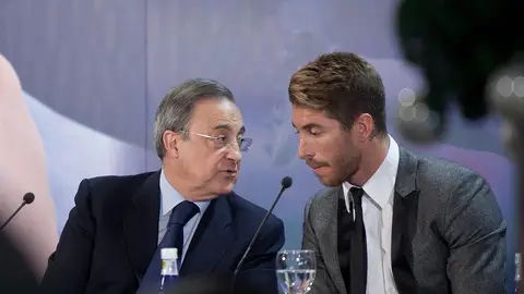Florentino Pérez charla con Sergio Ramos Florentino Pérez charla con Sergio Ramos