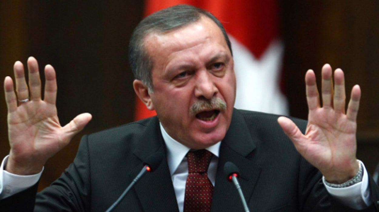 Erdogan pide pruebas sobre la "calumnia" de que Turquía compra crudo al Daesh Erdogan pide pruebas sobre la "calumnia" de que Turquía compra crudo al Daesh