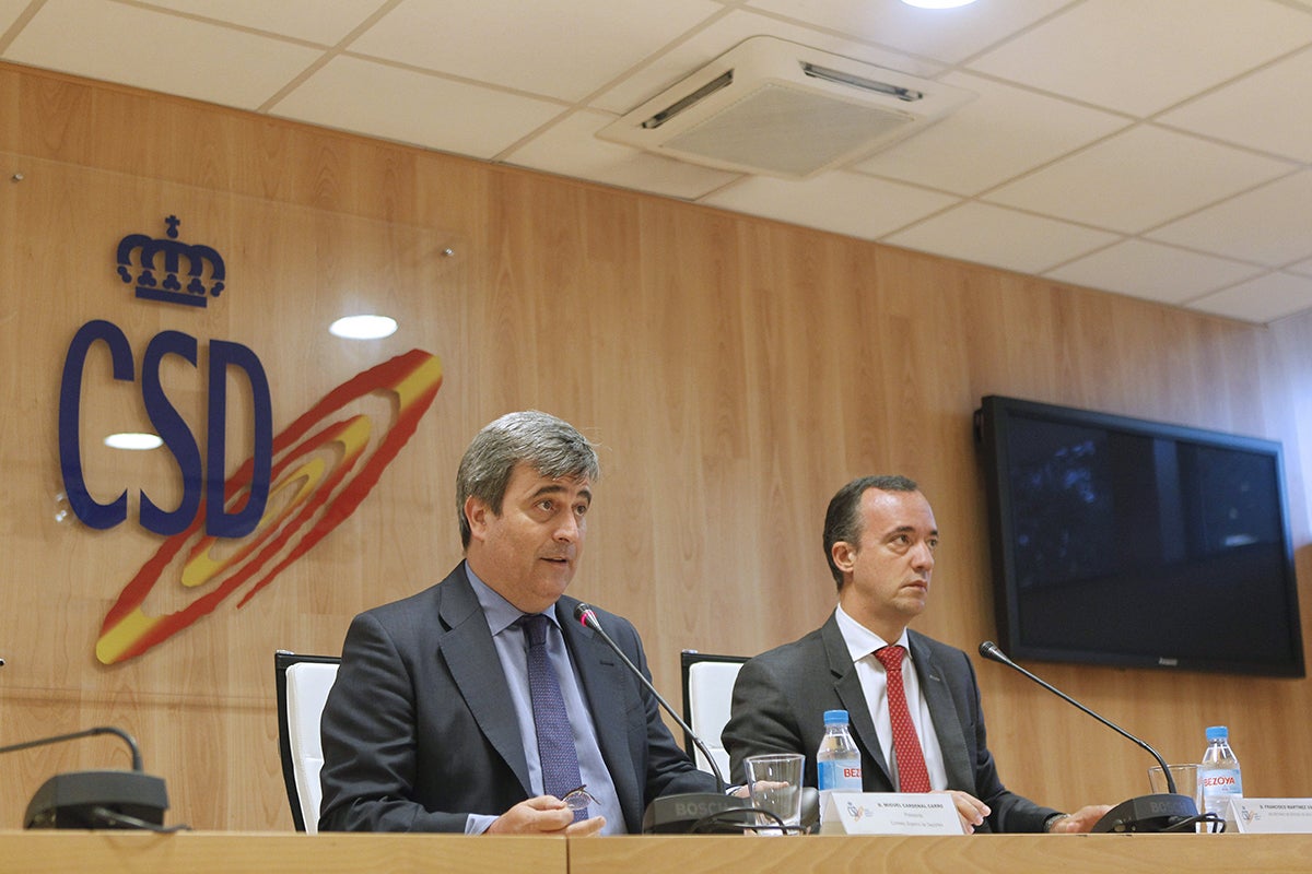 Cardenal: "El lanzamiento de bengalas tendrá una respuesta a su altura" Cardenal: "El lanzamiento de bengalas tendrá una respuesta a su altura"