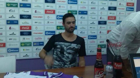 Nuno Silva luce una camiseta de Franco