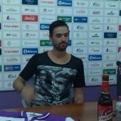 Nuno Silva luce una camiseta de Franco
