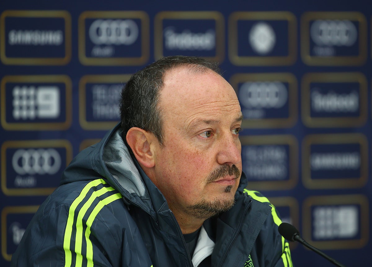 Benítez responde a Mou: "Sólo hablo de fútbol" Benítez responde a Mou: "Sólo hablo de fútbol"