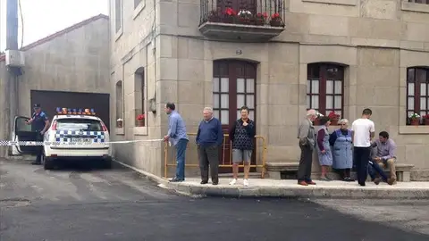 Un hombre mata a sus dos hijos y trata de suicidarse en Pontevedra Un hombre mata a sus dos hijos y trata de suicidarse en Pontevedra
