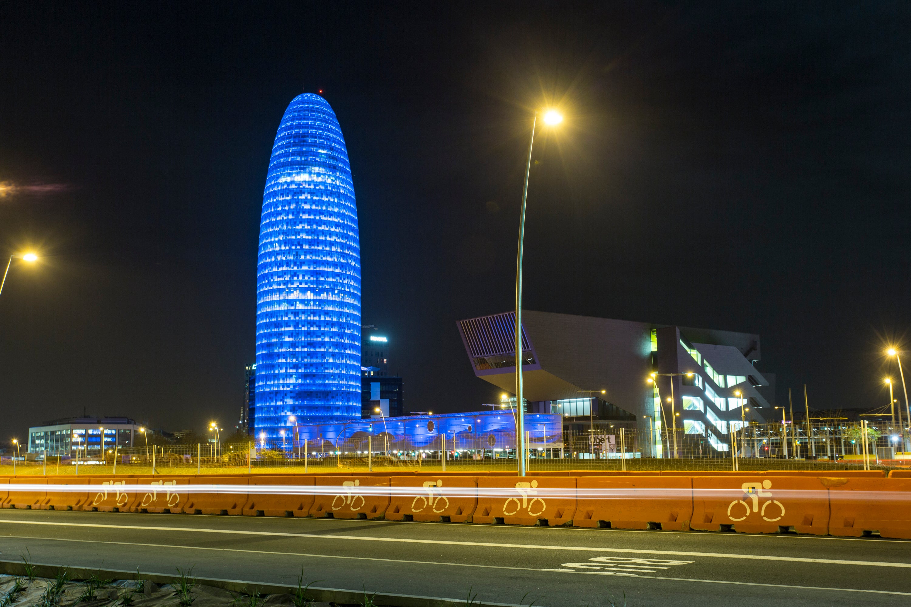 La Torre Agbar de Barcelona ha sido comprada por 142 millones y no albergará ningún hotel La Torre Agbar de Barcelona ha sido comprada por 142 millones y no albergará ningún hotel