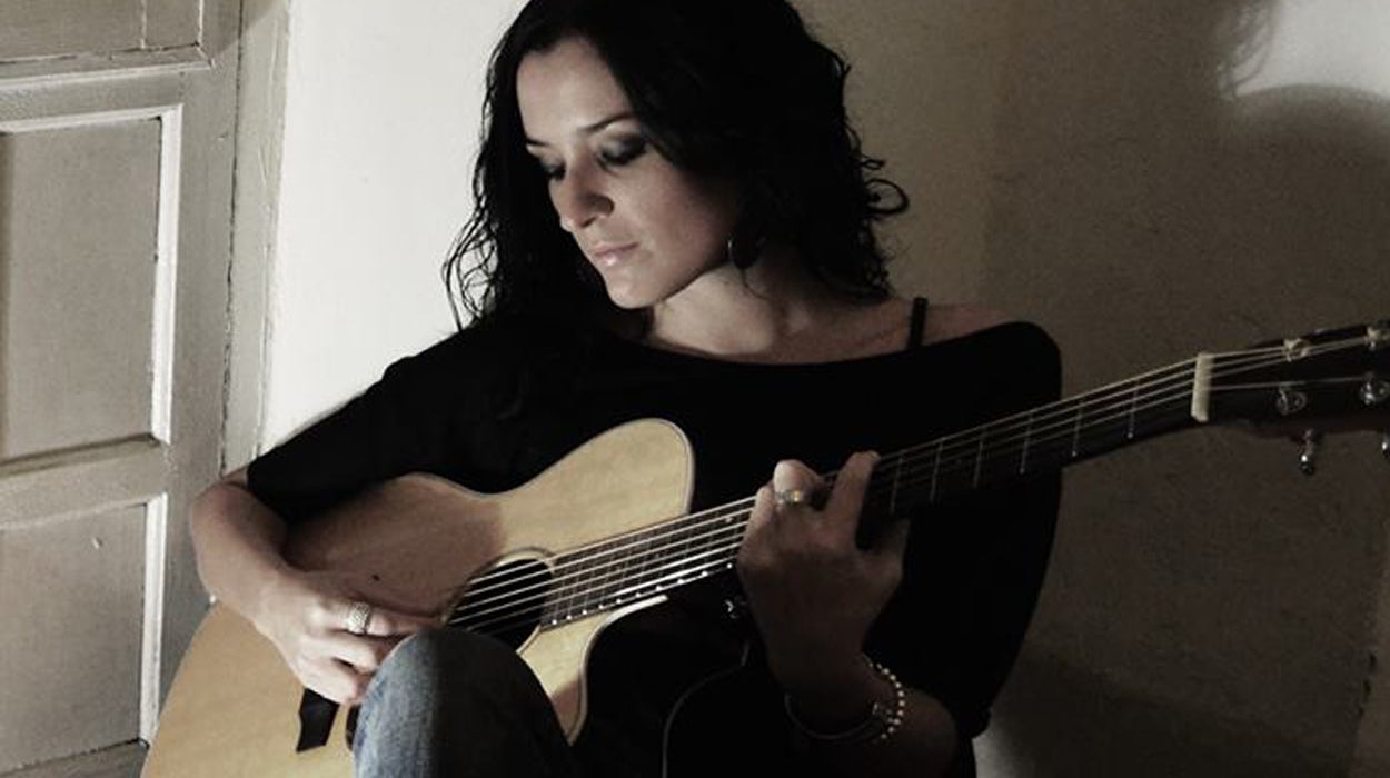 Ahora vas y lo cantas: Conocemos a la cantautora de Pop-Rock Sara Marín Ahora vas y lo cantas: Conocemos a la cantautora de Pop-Rock Sara Marín