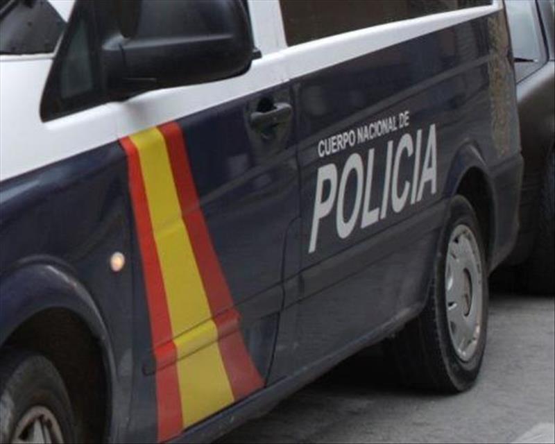 Un detenido por clavar una navaja en el cuello a un hombre tras una pelea Un detenido por clavar una navaja en el cuello a un hombre tras una pelea