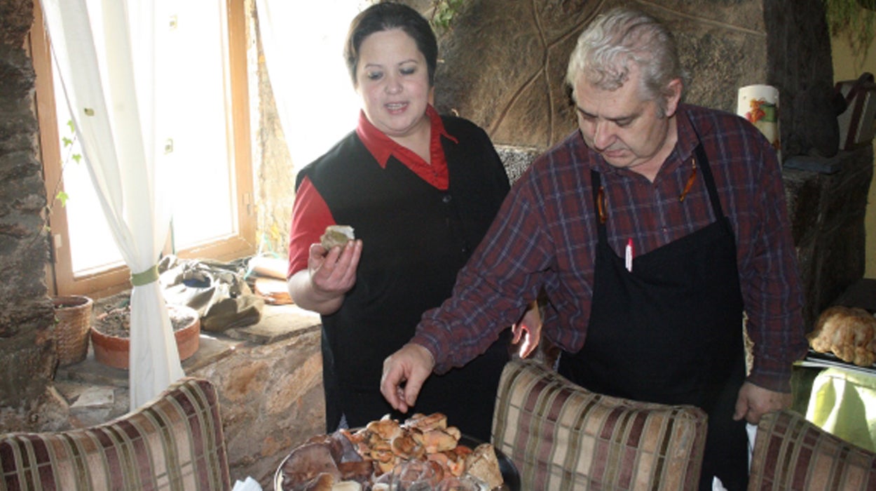 Cocineros: Gloria Cortés nos enseña a preparar un flan de huevo con setas Cocineros: Gloria Cortés nos enseña a preparar un flan de huevo con setas
