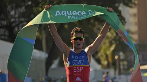 Javier Gómez Noya, obtiene la plaza olímpica Javier Gómez Noya, obtiene la plaza olímpica