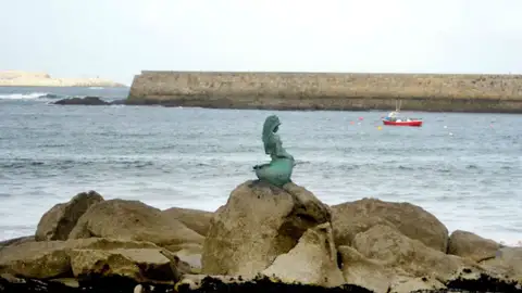 Estatua de la Maruxaina Estatua de la Maruxaina