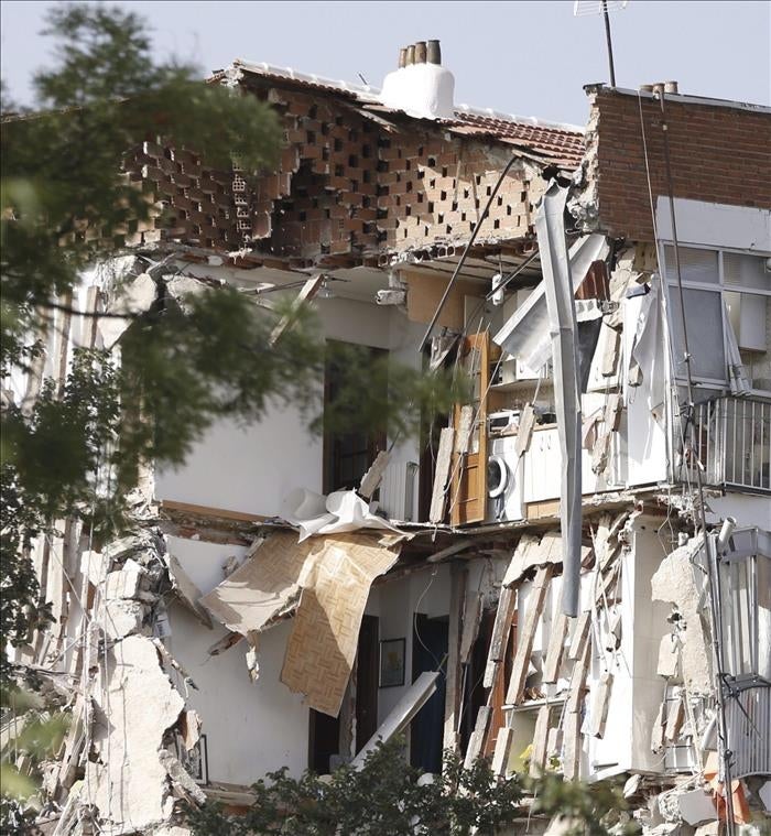 Se derrumba un edificio de viviendas en Madrid, sin causar víctimas Se derrumba un edificio de viviendas en Madrid, sin causar víctimas
