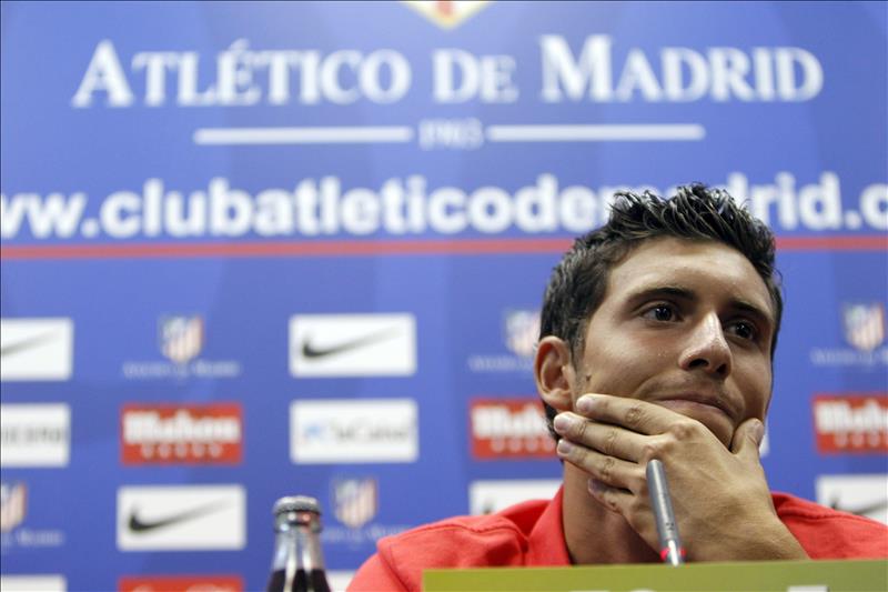 Borja Bastón se fractura el cúbito durante el entrenamiento con el Atlético Borja Bastón se fractura el cúbito durante el entrenamiento con el Atlético