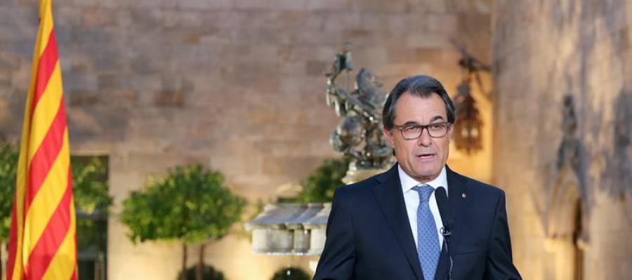 Artur Mas, durante una declaración institucional tras firmar el decreto de convocatoria de elecciones Artur Mas, durante una declaración institucional tras firmar el decreto de convocatoria de elecciones