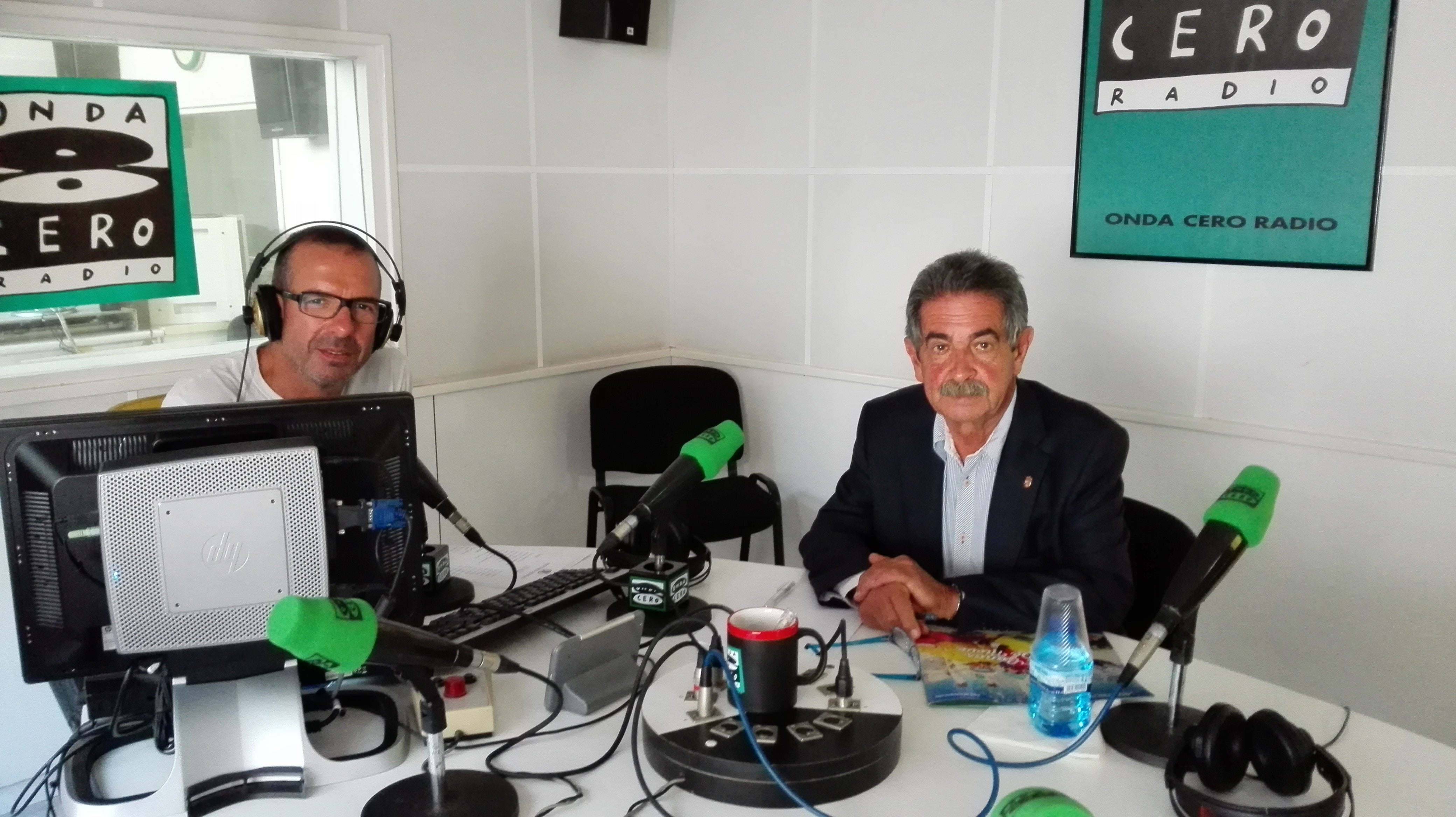 Cantabria en la Onda. Entrevista con Miguel Ángel Revilla Cantabria en la Onda. Entrevista con Miguel Ángel Revilla