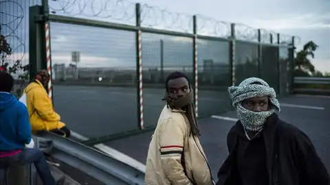 Inmigrantes en el paso de Calais Inmigrantes en el paso de Calais
