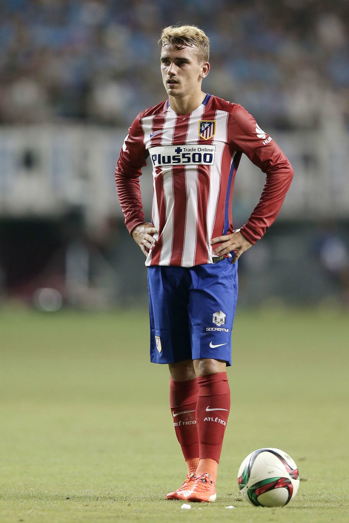 Antoine Griezmann: "Trabajo para alcanzar a Messi y Ronaldo" Antoine Griezmann: "Trabajo para alcanzar a Messi y Ronaldo"