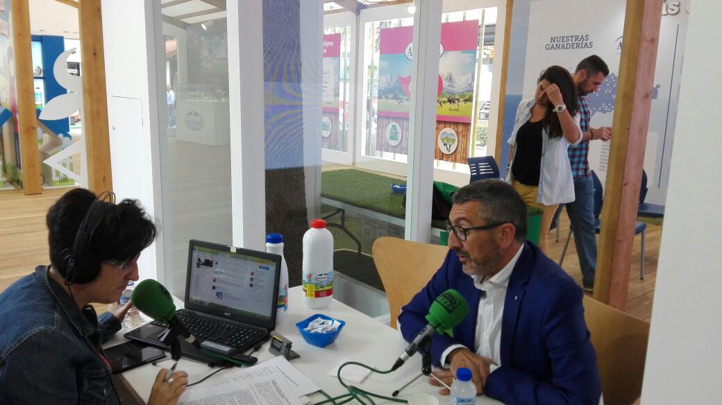 Gijón en la Onda 04/08/2015 con Ana Fierro Gijón en la Onda 04/08/2015 con Ana Fierro