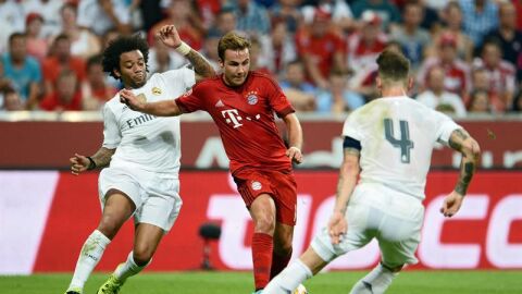 G&ouml;tze chuta a porter&iacute;a ante el Madrid