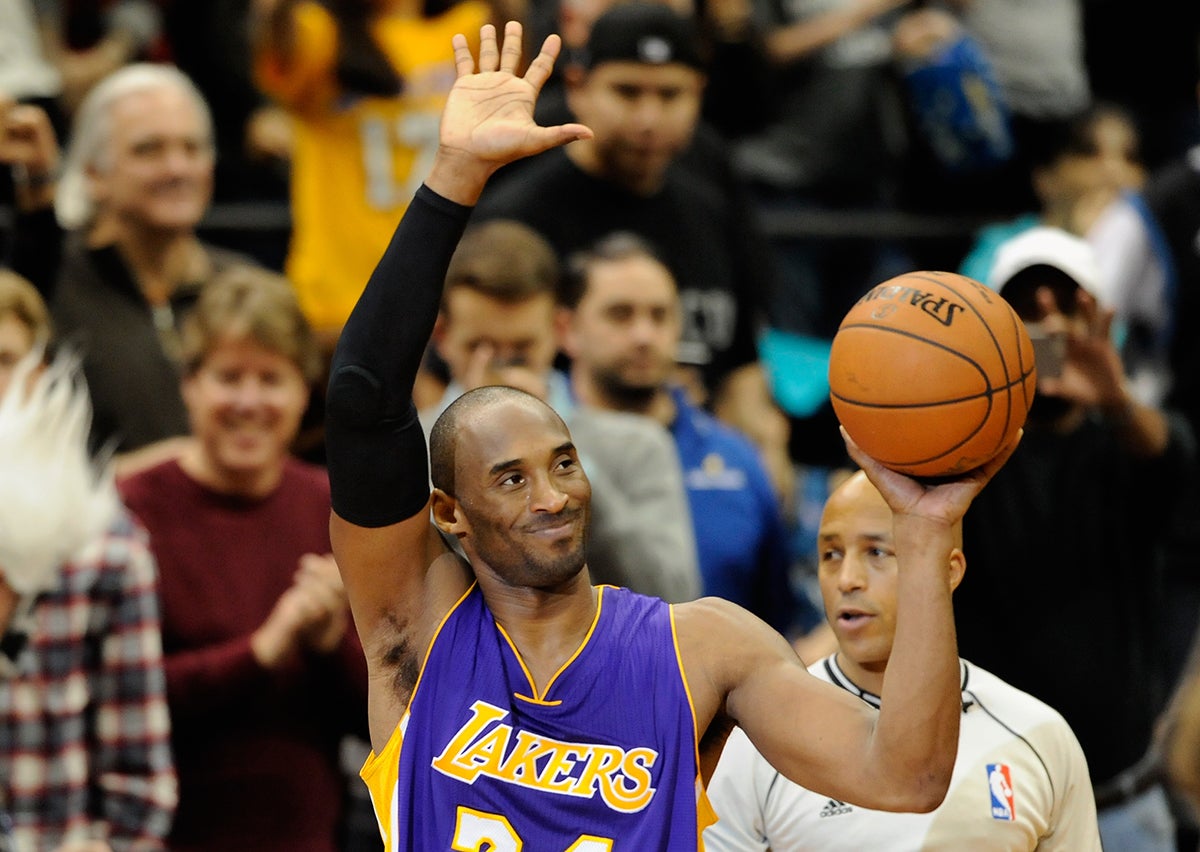 Kobe Bryant anuncia que se retira cuando acabe la actual temporada Kobe Bryant anuncia que se retira cuando acabe la actual temporada
