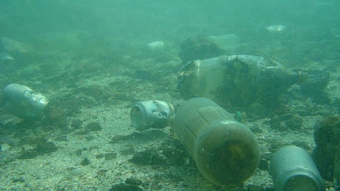 Basura en el fondo del mar