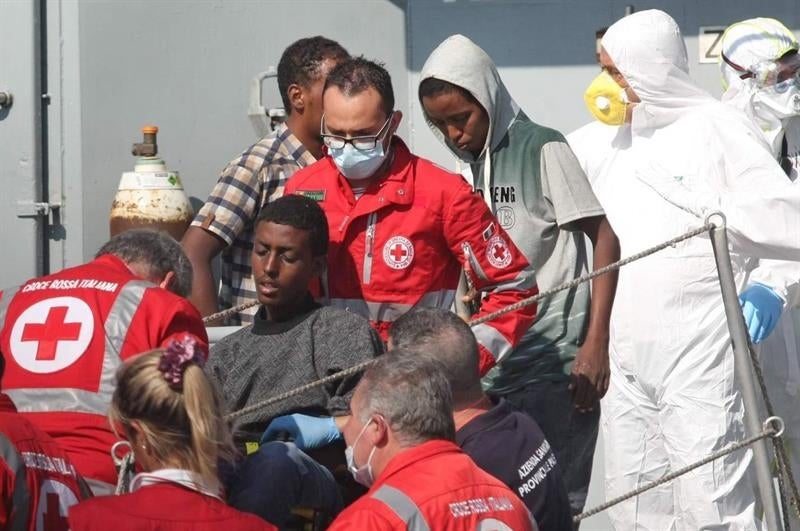 Bruselas insta a los gobiernos a que asuman responsabilidades en la crisis migratoria Bruselas insta a los gobiernos a que asuman responsabilidades en la crisis migratoria