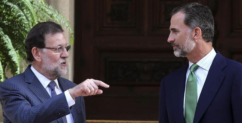 El Rey Felipe VI y Rajoy se reúnen en Marivent El Rey Felipe VI y Rajoy se reúnen en Marivent