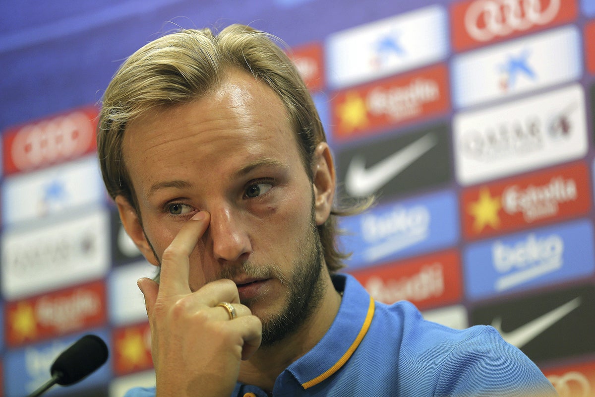 Rakitic: "Si lo de Piqué siempre fuera roja habría 8 expulsiones por partido" Rakitic: "Si lo de Piqué siempre fuera roja habría 8 expulsiones por partido"