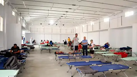 Algunos de los vecinos evacuados hasta Moraleja (Cáceres) por el incendio forestal Algunos de los vecinos evacuados hasta Moraleja (Cáceres) por el incendio forestal