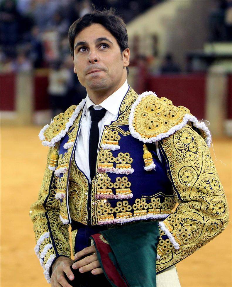 Fran Rivera contesta a los que se alegran de la muerte de Iván Fandiño: "Me cago en los muertos de toda la gente mala" Fran Rivera contesta a los que se alegran de la muerte de Iván Fandiño: "Me cago en los muertos de toda la gente mala"